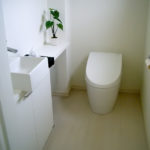 白を基調としたトイレへのリフォーム例